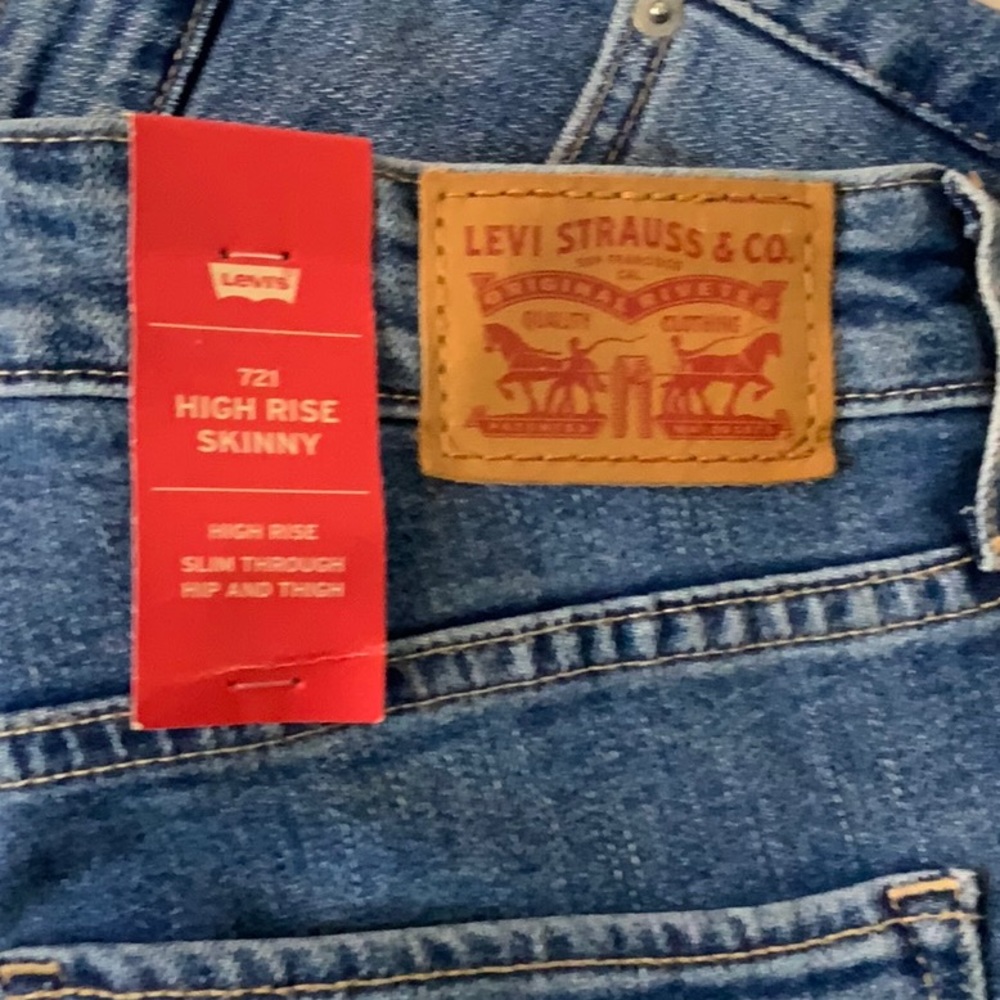 Levi’s - Picture 5 of 10